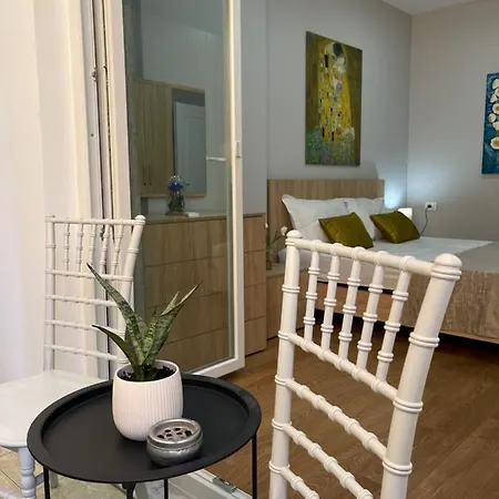 Franci's No2 Apartment