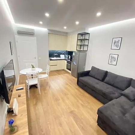 Franci's No2 Apartment